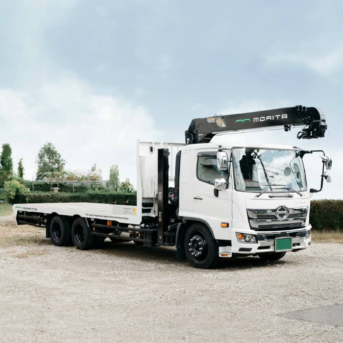 重機運搬用セルフローダー（クレーン付）